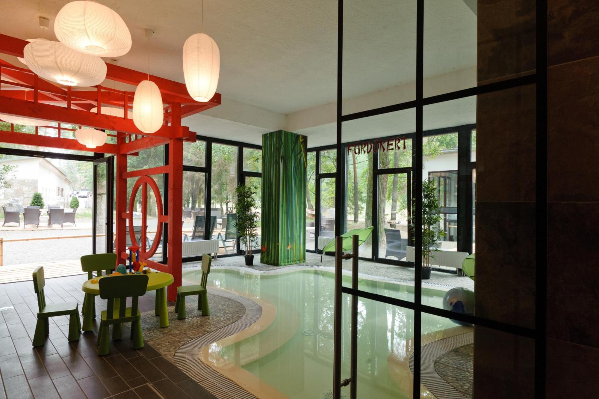 Oxigen Family Hotel Noszvaj Luaran gambar